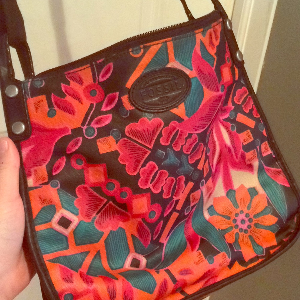 Fossil floral purse